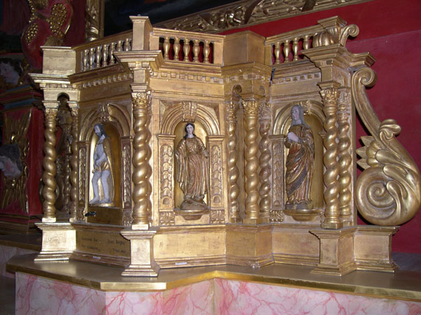 Retable de la crucifixion : le riche tabernacle (2)